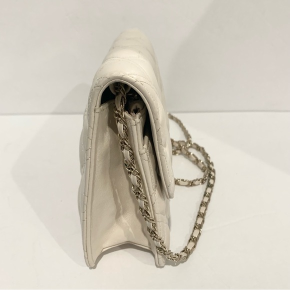 Metro City Sling Bag - Picture 3 of 11